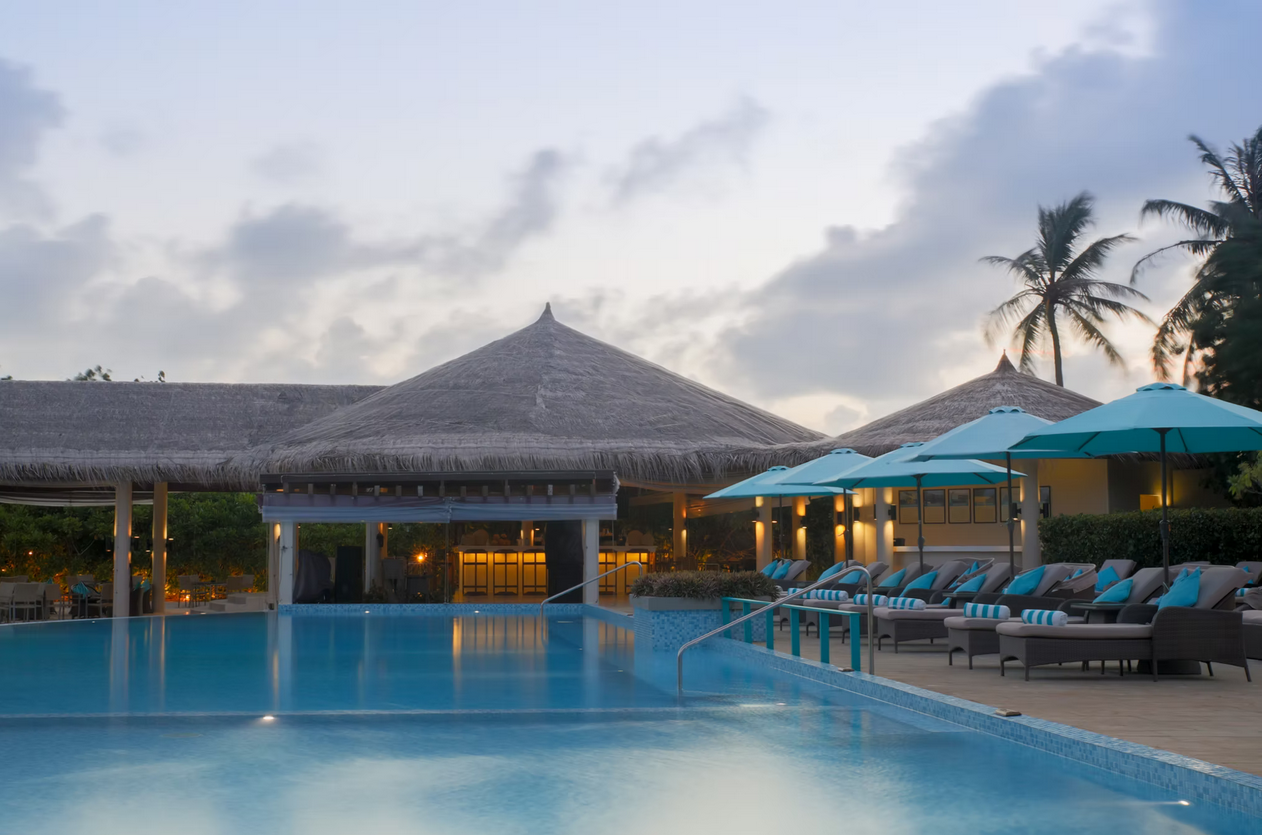 Loabi Loabi Bar · Pool-side · DJ and parties